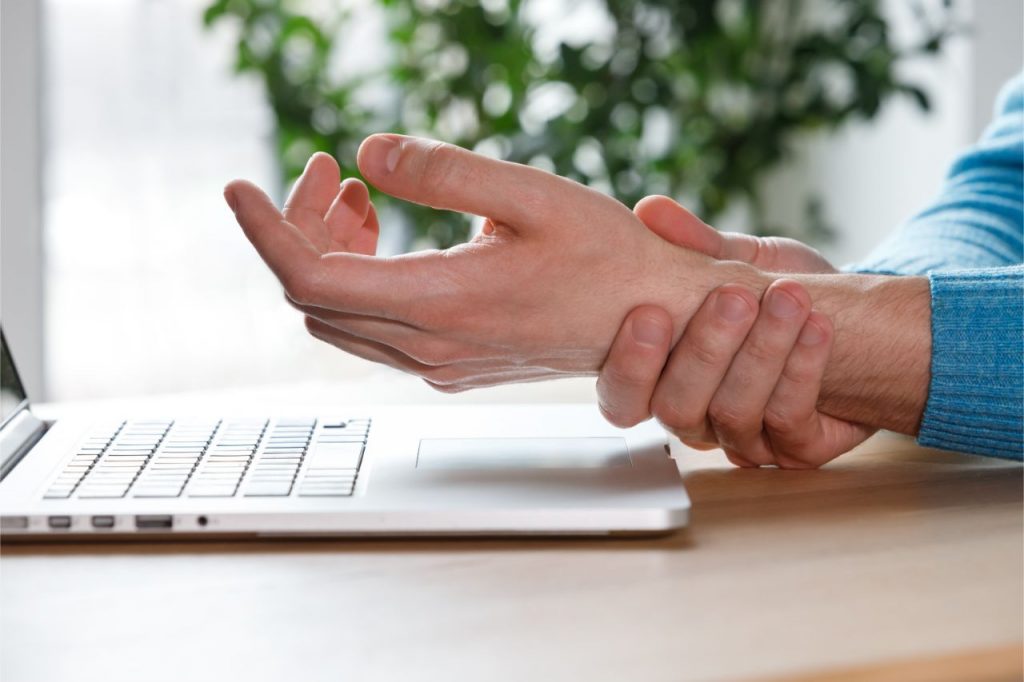 How A Chiropractor Can Help Treat Carpal Tunnel Syndrome
