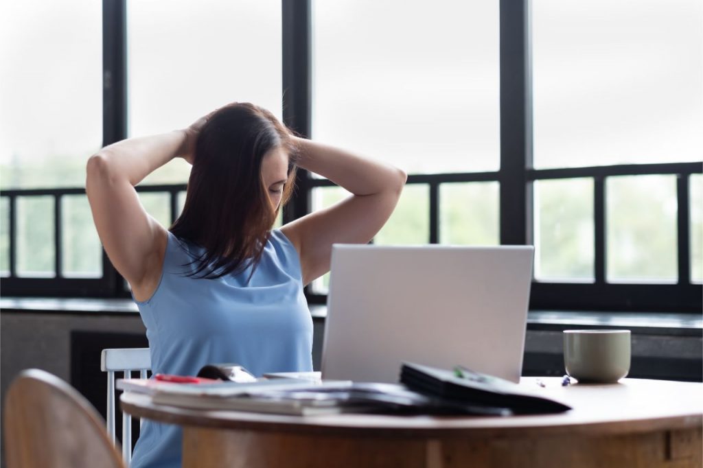 4 Risks Of Neck Cracking