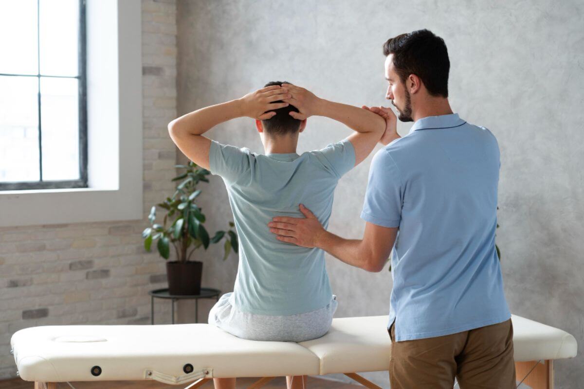 5 Ways A Chiropractor Can Help with Scoliosis