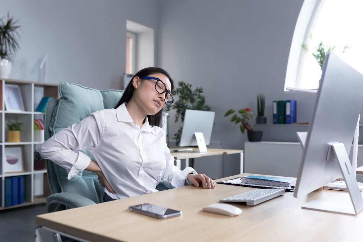 Addressing Back Pain: How Chiropractic Treatments Help Office Workers Find Relief