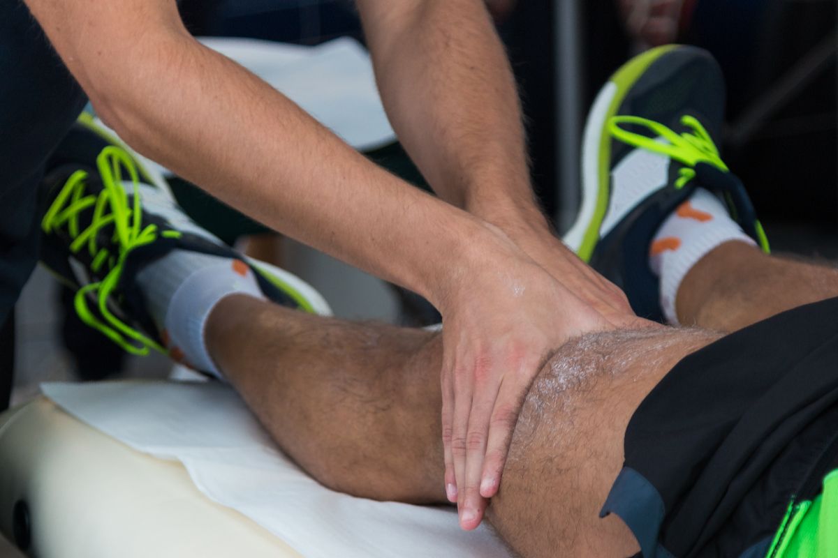 A massage therapy at work